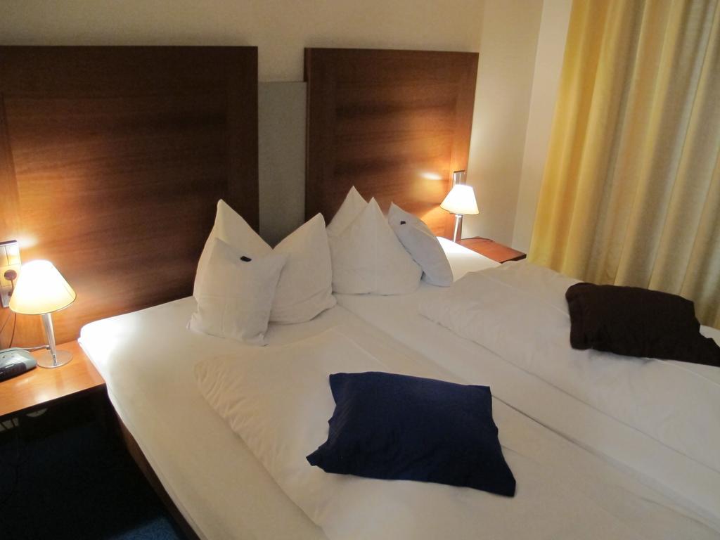 Garni-Hotel Sailer & Hotel Sailer'S Villa Rottweil Quarto foto