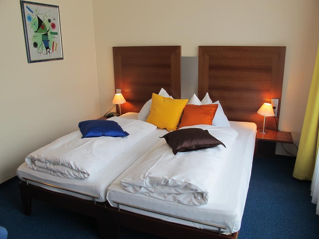 Garni-Hotel Sailer & Hotel Sailer'S Villa Rottweil Quarto foto